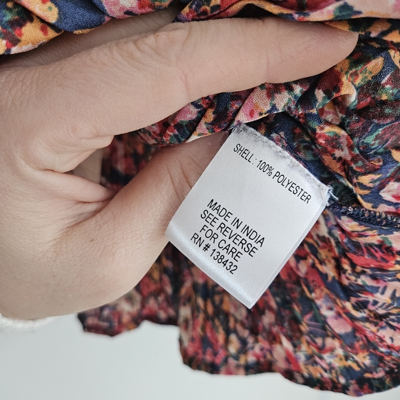 Chic Multicolor Floral Blouse with Lace Accents Pleated Ruffle Hem Size L/XL - Picture 4 of 5